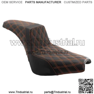 Сиденье Saddlemen Step 2 Up оранжевого цвета с решетчатой строчкой Harley Softail M8 Street Bob FXST (для: Harley-Davidson)
